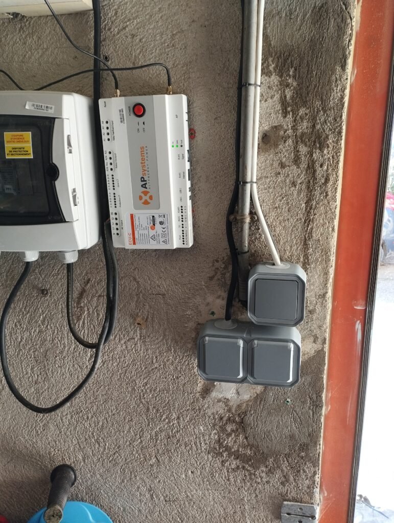 Remplacement d'un interrupteur et d'une double prise de courant dans un garage